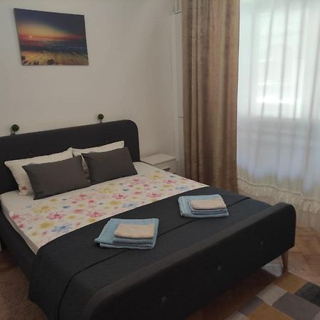 Nice Studio In Old Town Бухарест Екстер'єр фото