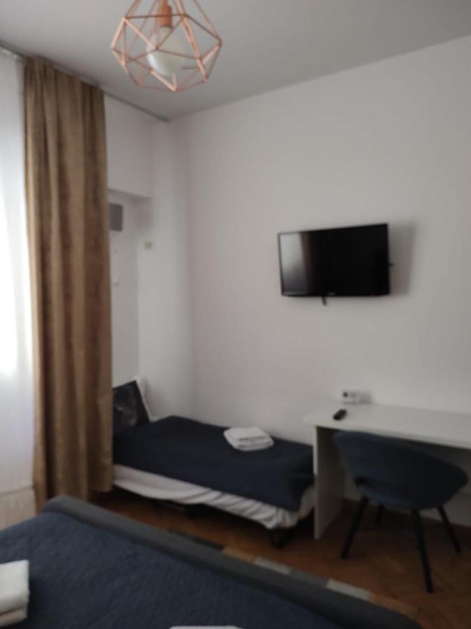 Nice Studio In Old Town Бухарест Екстер'єр фото
