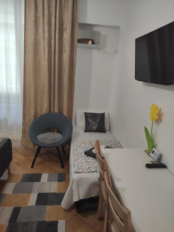 Nice Studio In Old Town Бухарест Екстер'єр фото